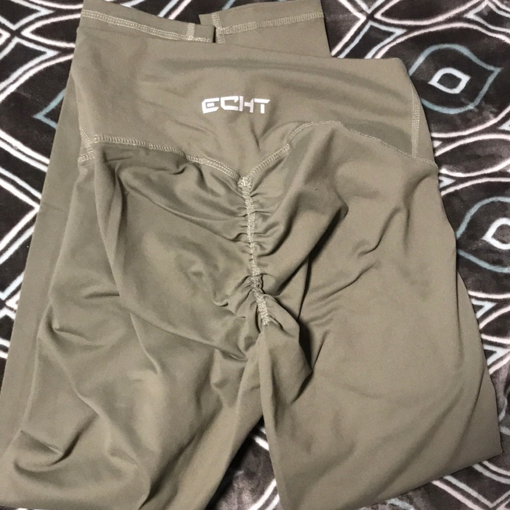 OLIVE GREEN SCRUNCH ECHT LEGGINGS